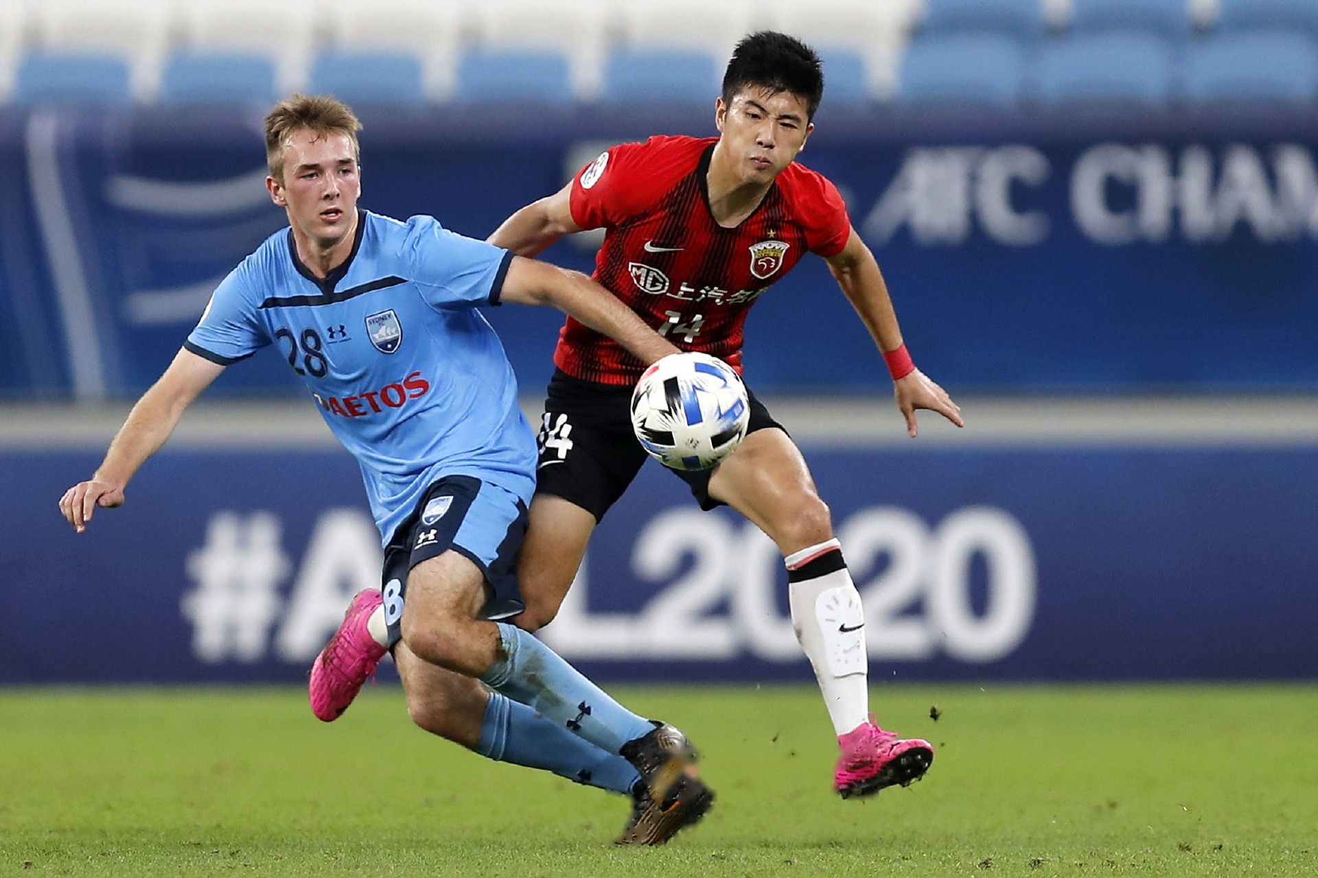 包含休斯敦火箭内部会议纪要流出：集结日防线松动，亚冠使命明确，更衣室氛围转暖的词条