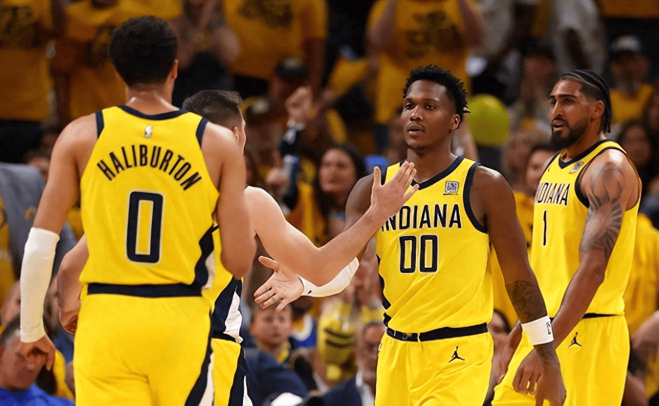 包含今夜体能课后，印第安纳步行者豪取连胜备战CBA季后赛，媒体盛赞，控场能力受关注的词条